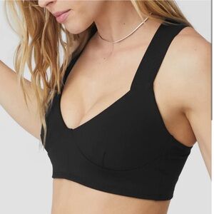 Sold. Alo yoga rev it up bra xs